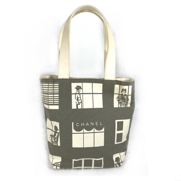 CHANEL Gray Shoulder Bag - Picture 1 of 15
